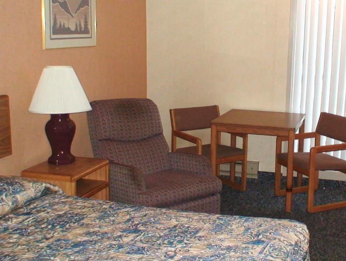 Budget Inn Express Μπίσμπαρκ Εξωτερικό φωτογραφία
